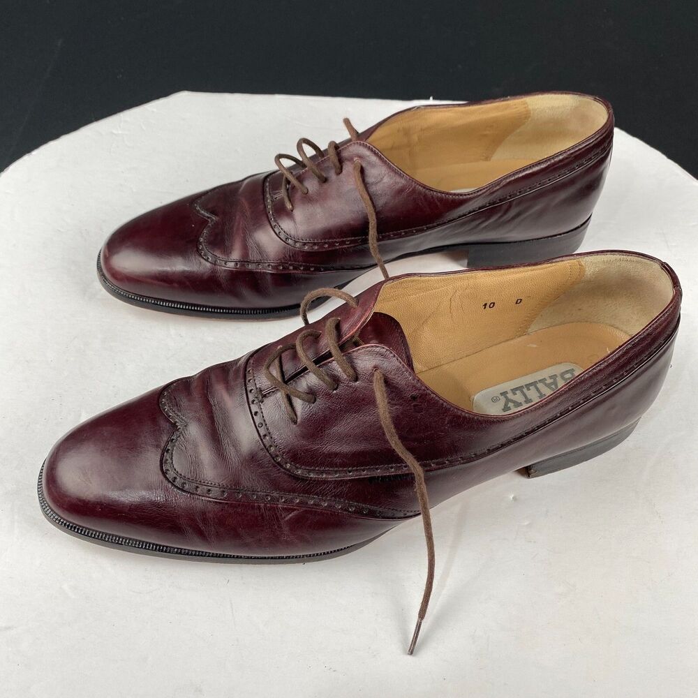 BALLY men's shoes Size 10 D  VG condition" brown leather wingtip brogue Oxford.